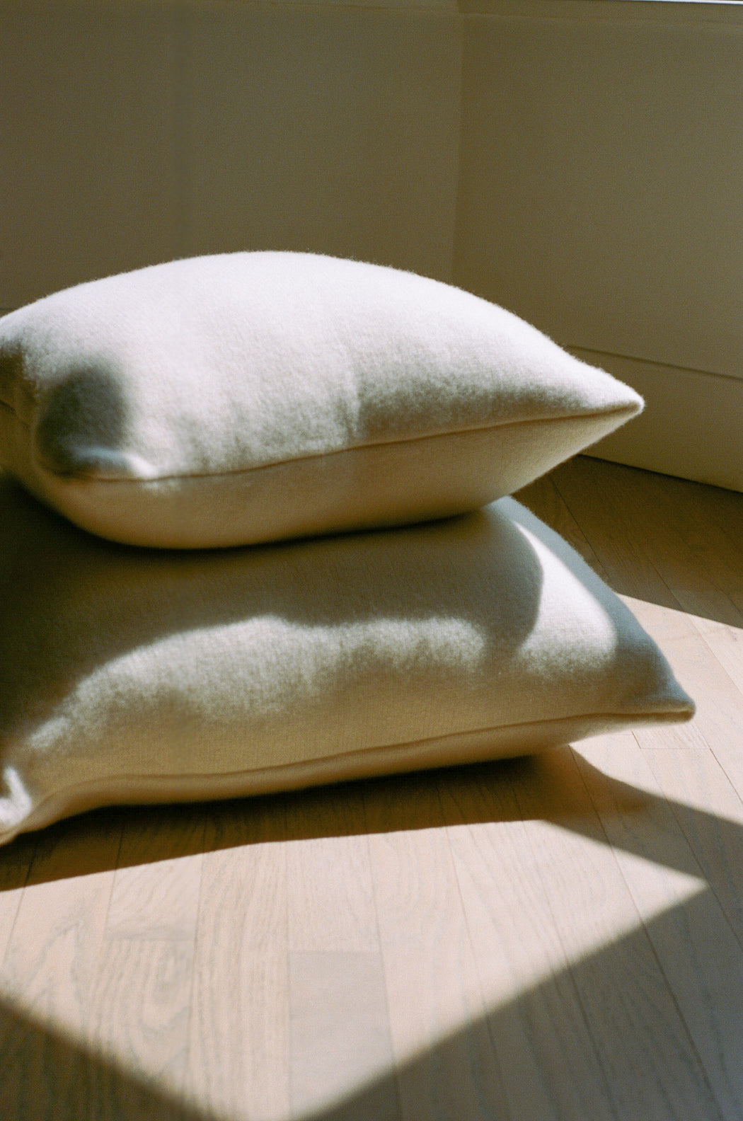 Italian Cashmere Jersey Knit Down Pillow - Cloud