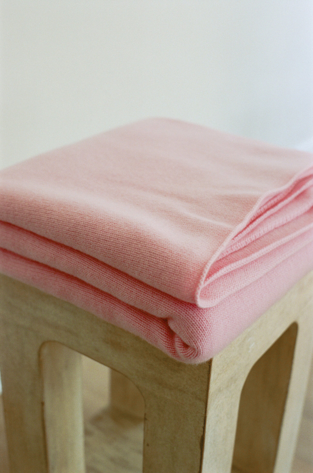 Oversized Italian Cashmere Jersey Knit Blanket - Peony
