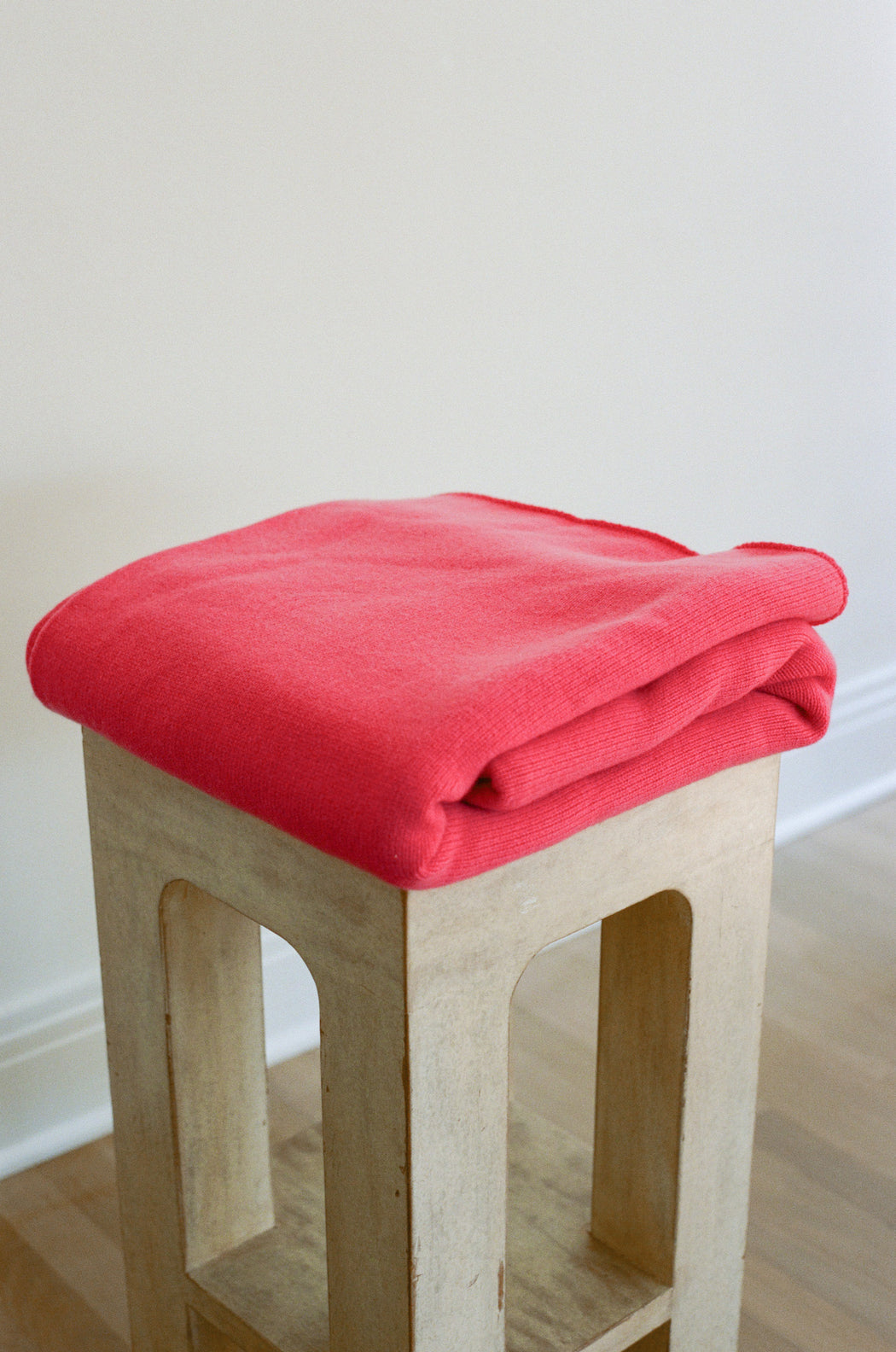 Oversized Italian Cashmere Jersey Knit Blanket - Camelia